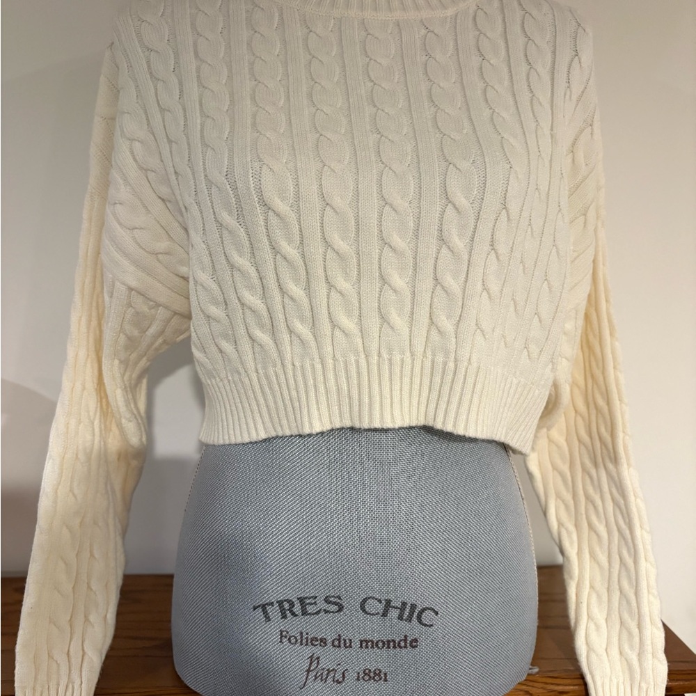 ALTAR'D STATE Women's cream Cable Knit Crop Sweater size Small